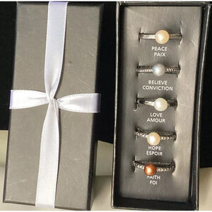 5 Silver Tone Rings Size 7 Saying Peace, Believe, Love, Hope, Faith New W/Box